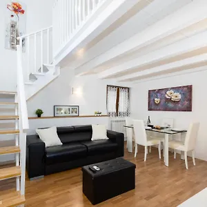 Appartamento Prada Loft - Posto Auto Privato, Milano