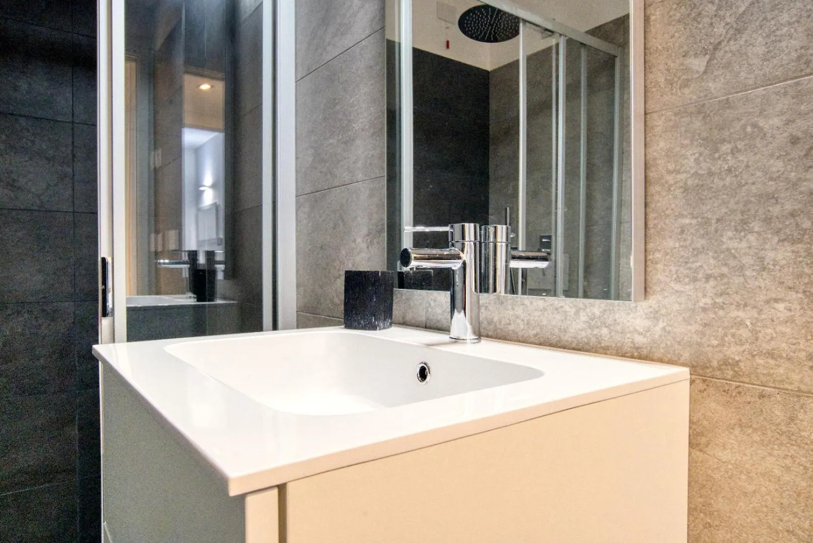 Temporaryflat Serlio 7 Milan Italy